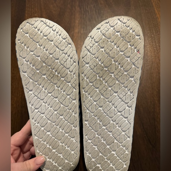 Freedom Moses slides size 39/40 EUC - Picture 3 of 3